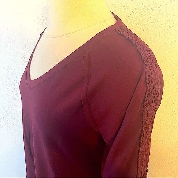 NWT Knox Rose Antique Berry Red Lace Detail Sweatshirt Size Small - Picture 3 of 10